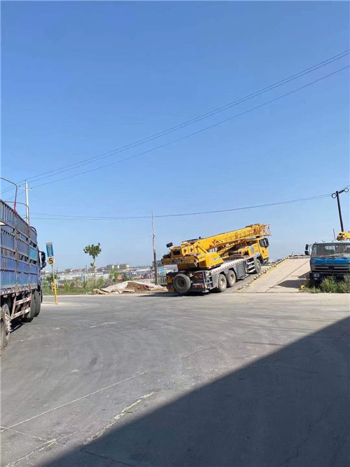 五原县25吨吊车的租赁价格大概是多少？