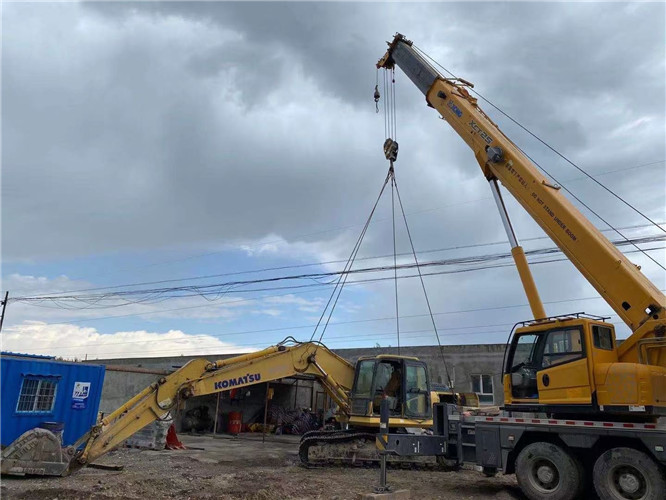 五原县25吨吊车的工作半径是多少？