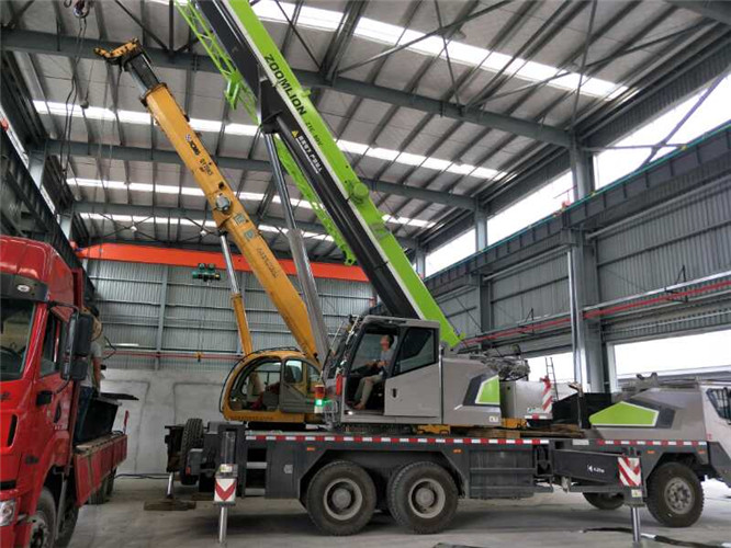 五原县高空车出租需要注意哪些安全事项？