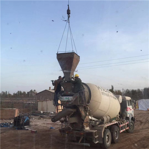 五原县“精准瞄准”—— 吊车的 “定位导航” 技术