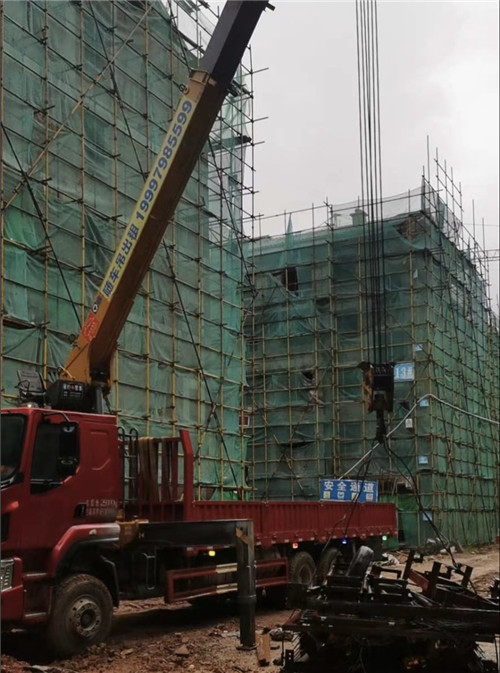 五原县“慢工细活”—— 吊车的 “微动控制” 技术