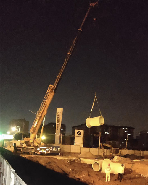 五原县“弯臂矫正”—— 吊车的 “形变补偿” 技术